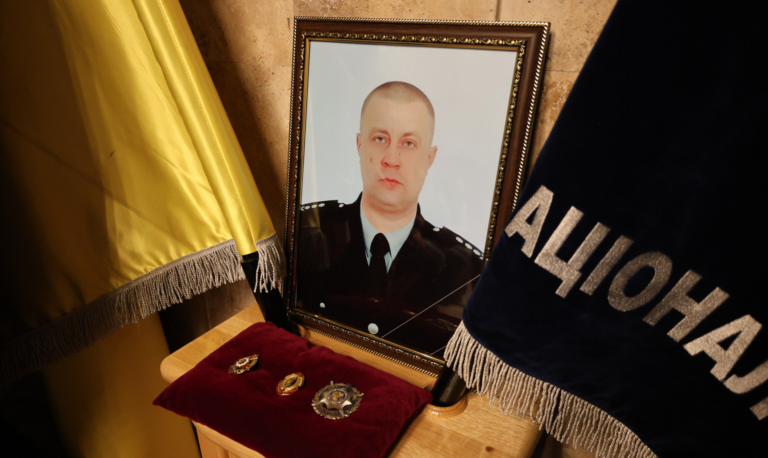 У Харкові попрощалися з загиблим внаслідок обстрілу 4 квітня поліцейським
