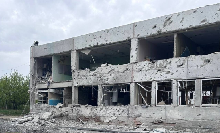 Russian army drops bombs on Lyptsi in Kharkiv region, destroys educational institution 