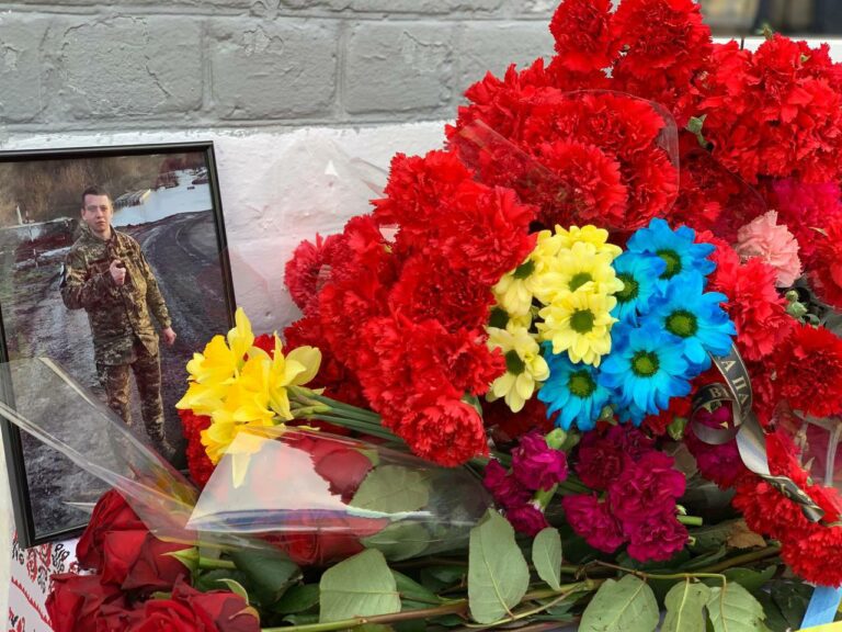 У Харківському ліцеї відкрили меморіальну дошку загиблому випускнику