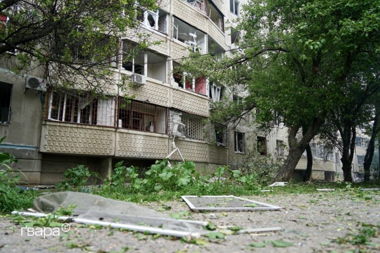 Армія РФ ударила авіабомбою по Шевченківському району Харкова: є постраждалі (оновлено)