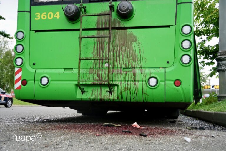 Водію тролейбуса, який постраждав наслідок вибуху, зробили операцію