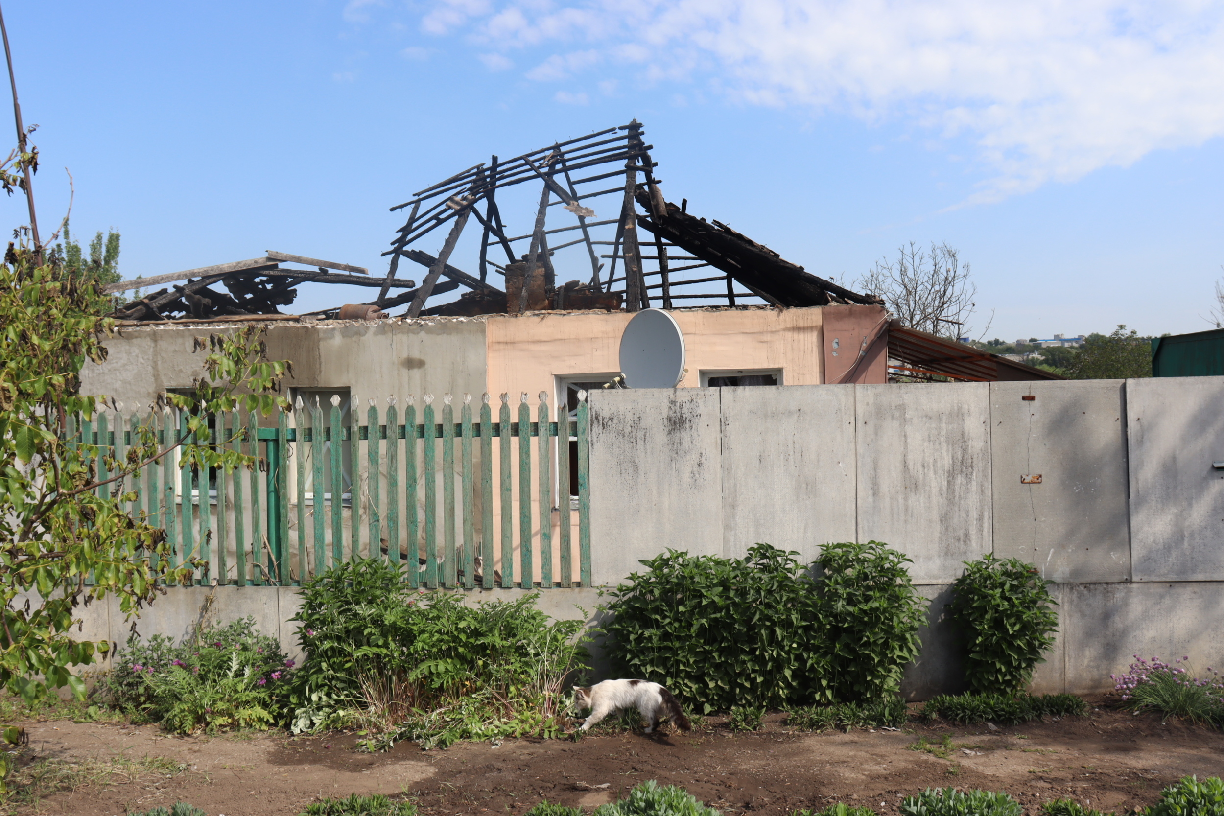 Oleksii's house in Kulynychi, a village Russia attacked with a drone strike on May 21, 2024 / Photo: Yana Sliemzina for Gwara Media