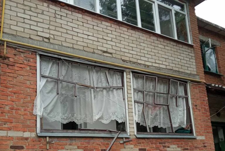 Russian army attacks towns and villages in Kharkiv region, kills 1, injures 14