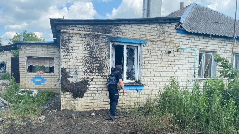 Russian shelling of village in Kupiansk district, Kharkiv region, injures man