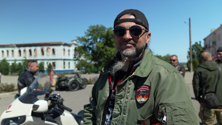 Як байкери в Ізюмі передають мотоцикли для ЗСУ — ВІДЕО