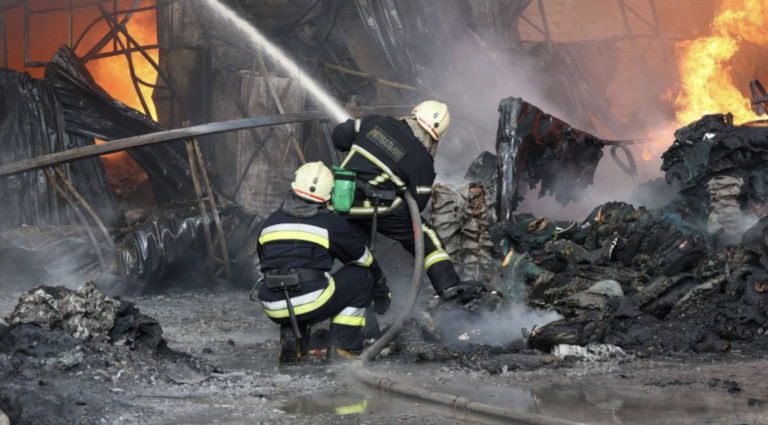 Рятувальники локалізували пожежу в Харкові