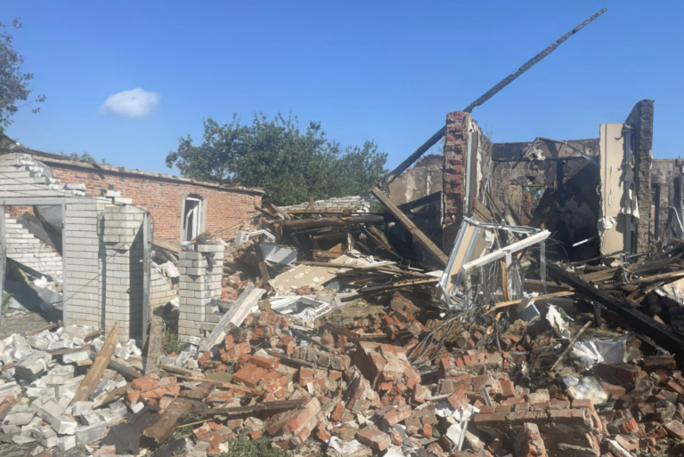 Близько 20 будинків пошкоджено в селі Дубівка на Харківщині внаслідок російського обстрілу