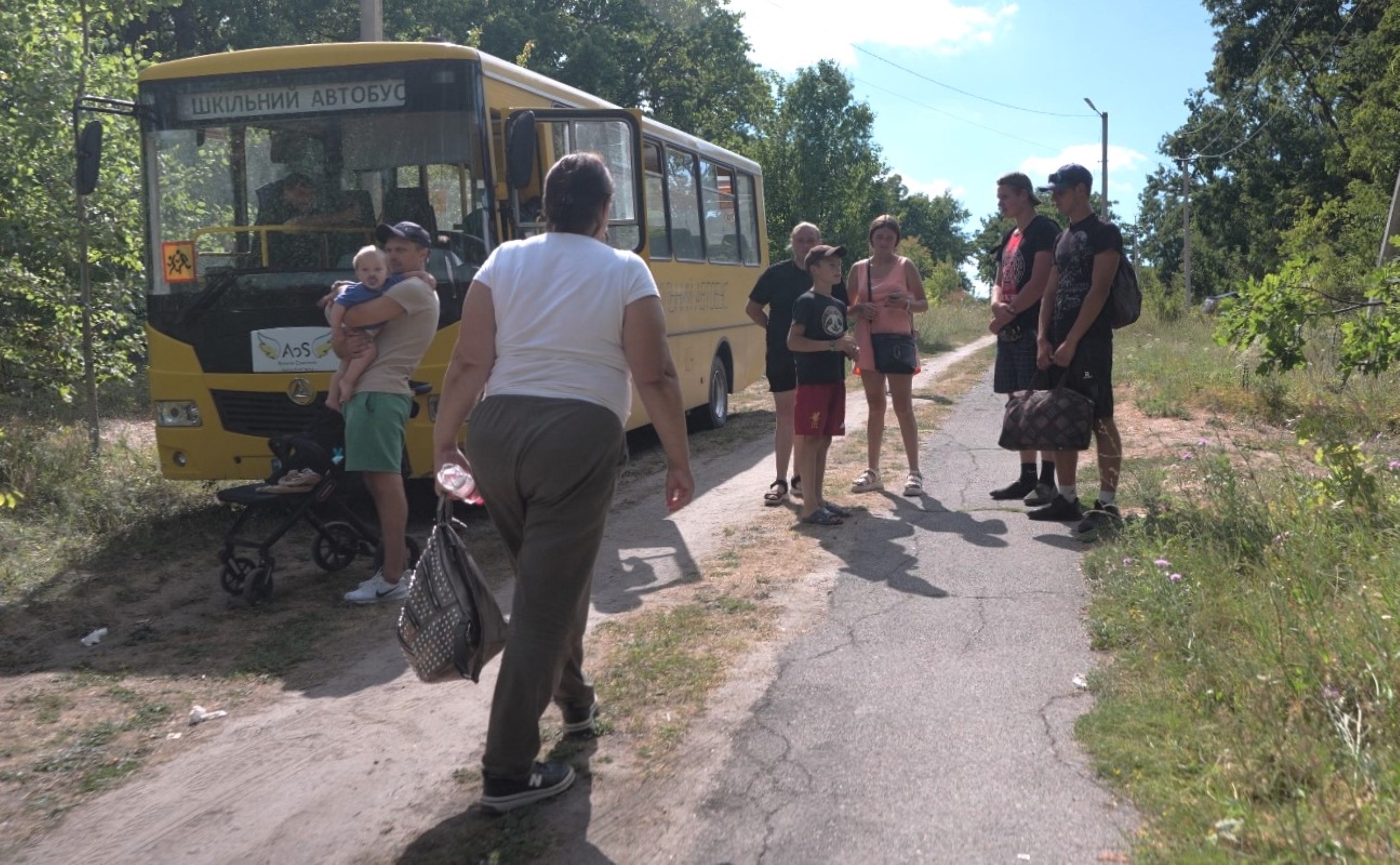 Процес евакуації дітей з Вовчанської громади 24 липня.