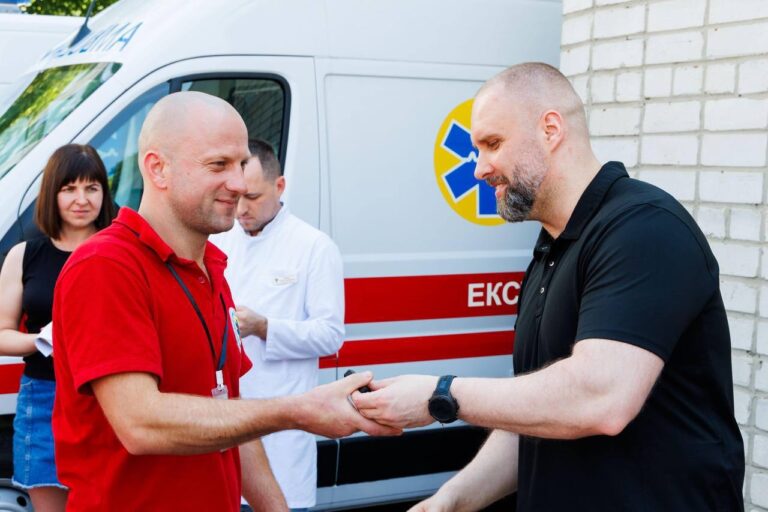 Харківщина отримала 10 машин швидкої допомоги — Синєгубов
