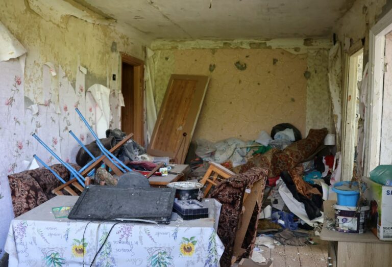 Під постійними обстрілами у двох селах на Харківщині досі залишається близько 50 осіб