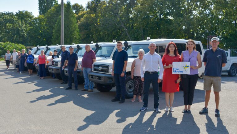 Швейцарські благодійники передали сім швидких, зокрема й для Харківщини