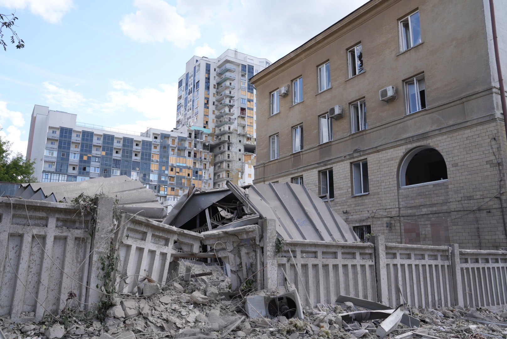 Aftermath of Russian missile strike on Kharkiv's center on August 6, 2024 / Photo: Oleksandr Manchenko, Gwara Media