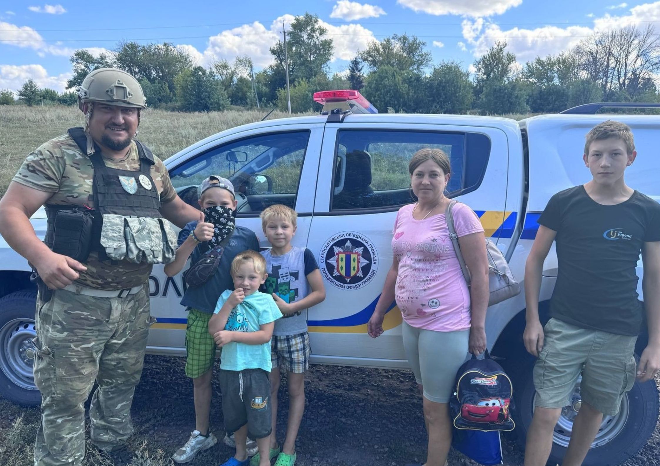 Евакуація родини з Вовчанської громади