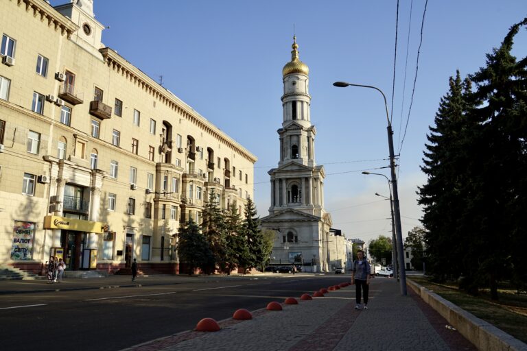 Мінлива хмарність та без опадів: погода в Харкові