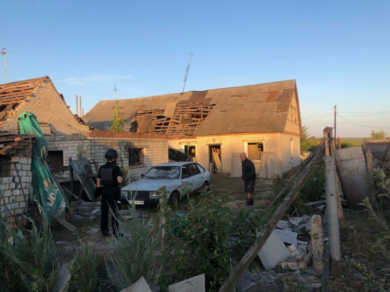 РФ вдарила по Золочеву: пошкоджено шість будинків