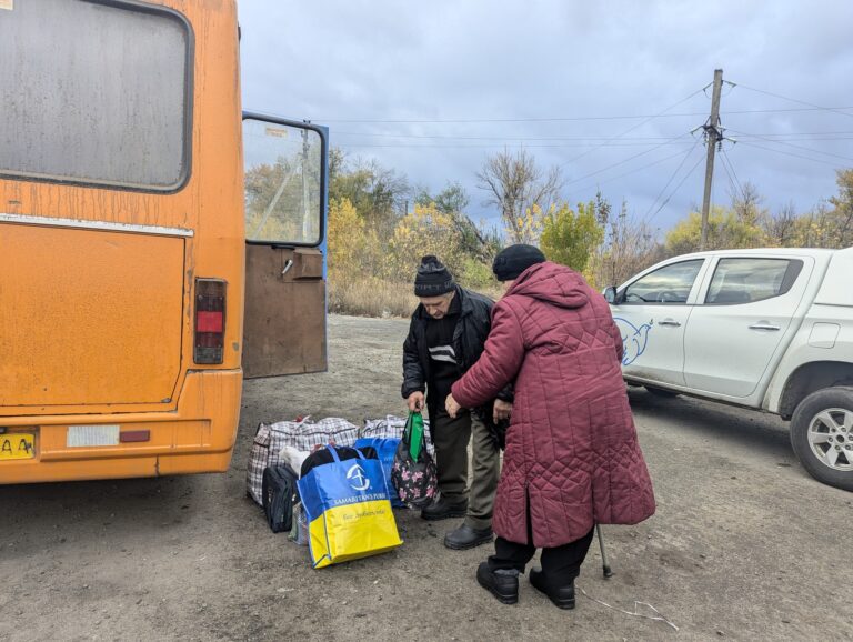 Волонтери евакуювали ще 52 людини з Куп’янського району