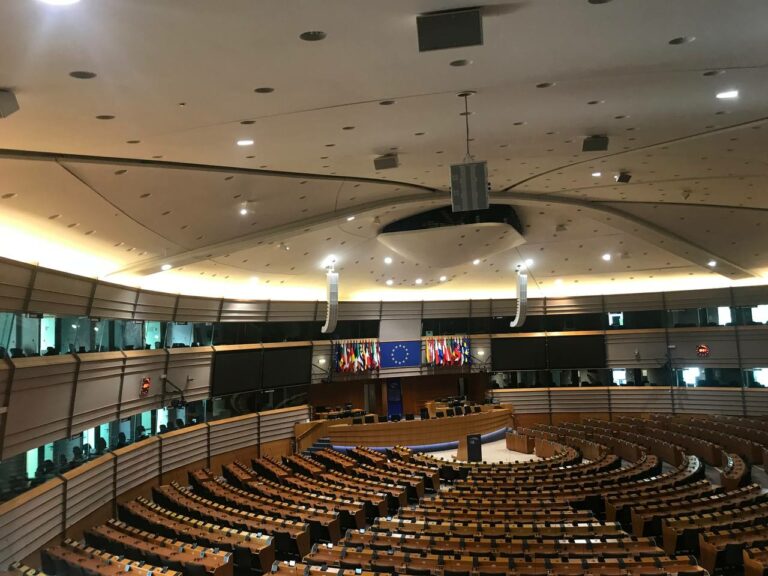 European Parliament approves €35 billion loan to Ukraine