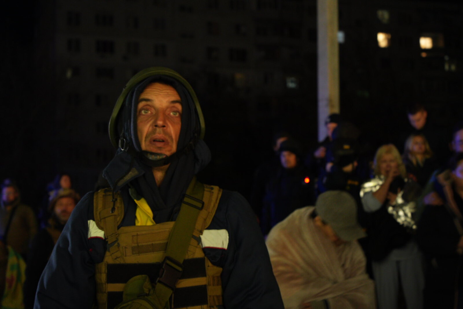 Rescue working in the aftermath of Russian glide bomb attack on residential building in Kharkiv on October 30, 2024 / Photo: Ivan Samoilov, Gwara Media