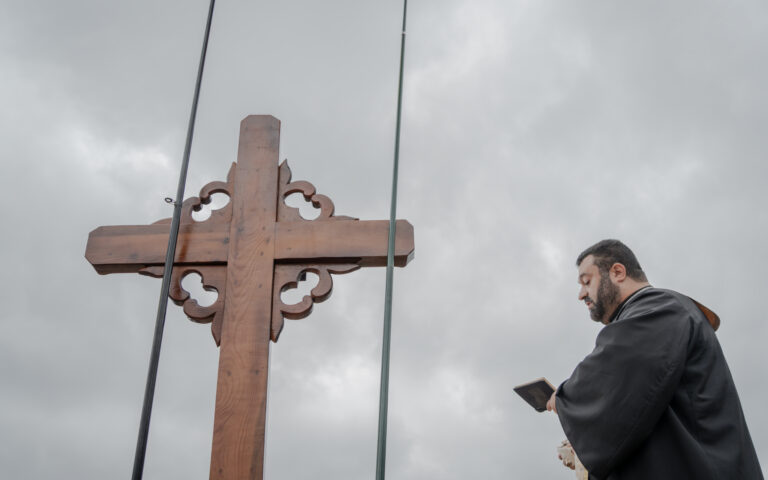 У Лозовій замовили памʼятники для військового кладовища з ймовірною переплатою щонайменше на 5 мільйонів гривень