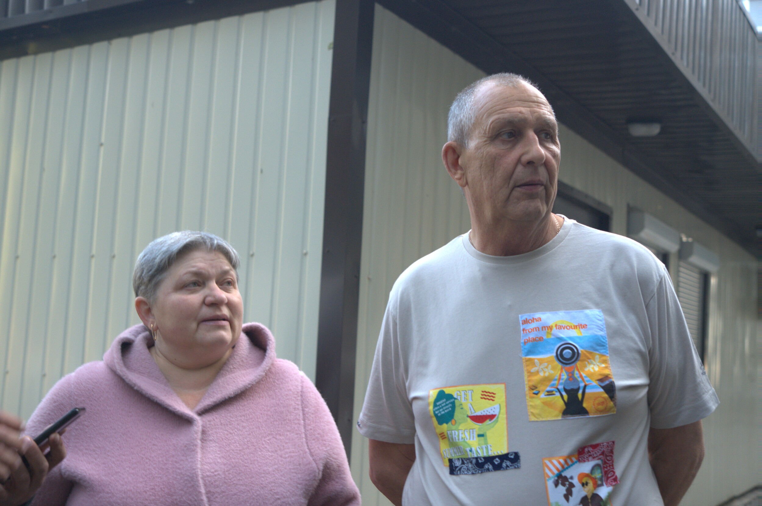 Natalia and Volodymyr, who are about to evacuate from the left bank of the Oskil river / Photo: Denys Klymenko, Gwara Media