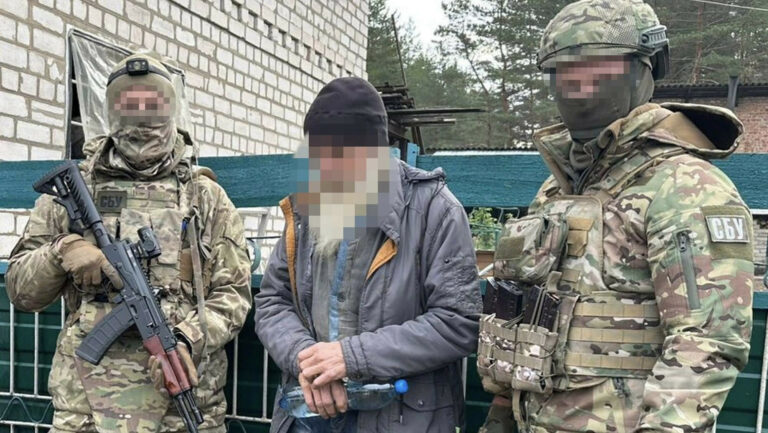 СБУ затримала чоловіка, який, ймовірно, відновлював росіянам зв’язок на залізниці у Куп’янському районі