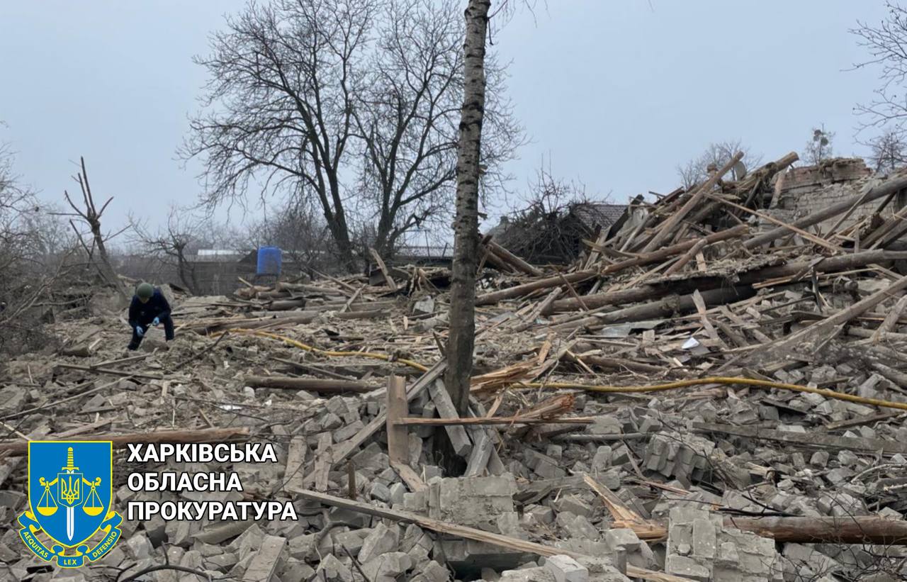 Наслідки обстрілу Златопілля / Фото: Харківська обласна прокуратура