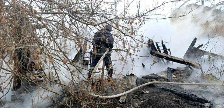 Рятувальники ліквідували наслідки обстрілу в прифронтовому населеному пункті Вовчанської громади