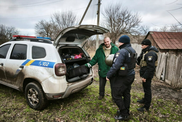 На Харківщині за добу евакуювали понад 20 людей, серед них дитина