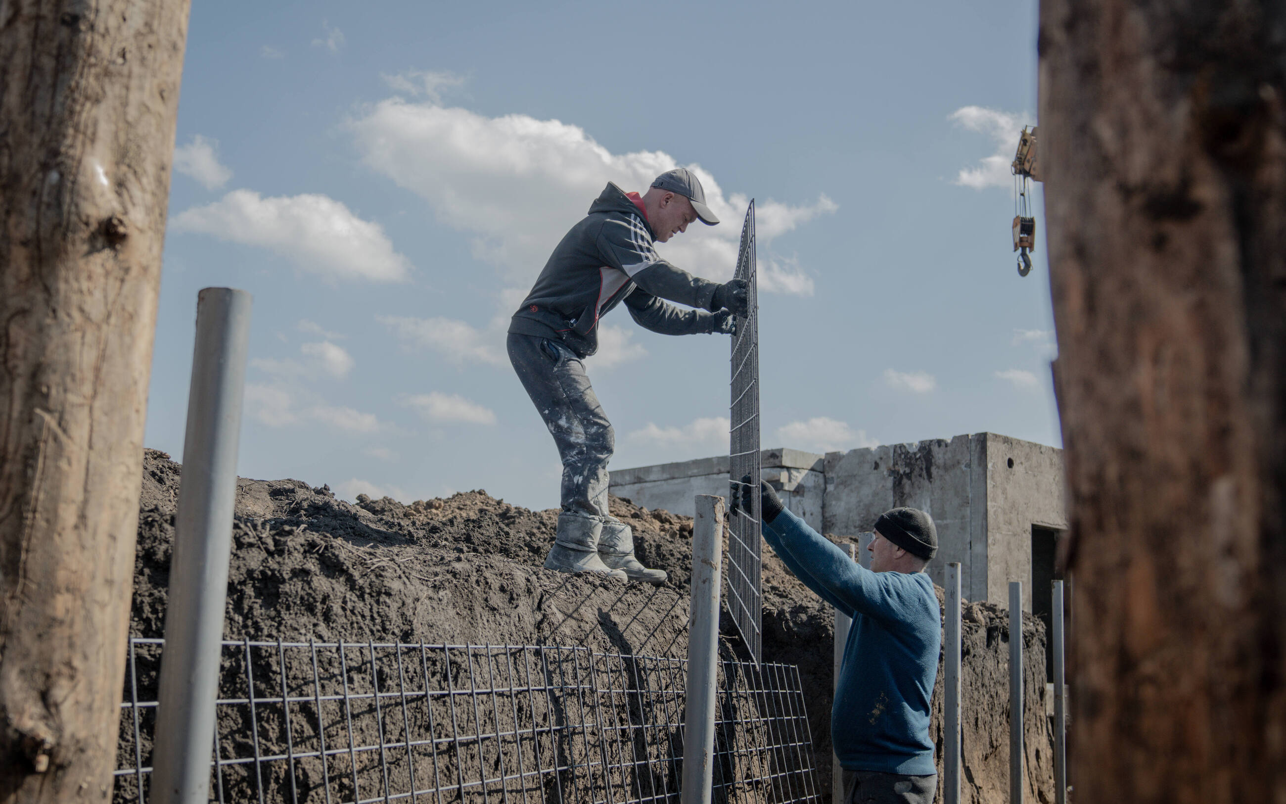 Construction of fortifications in Kharkiv oblast. April 2024 / Photo: Ivan Samoilov, Gwara Media