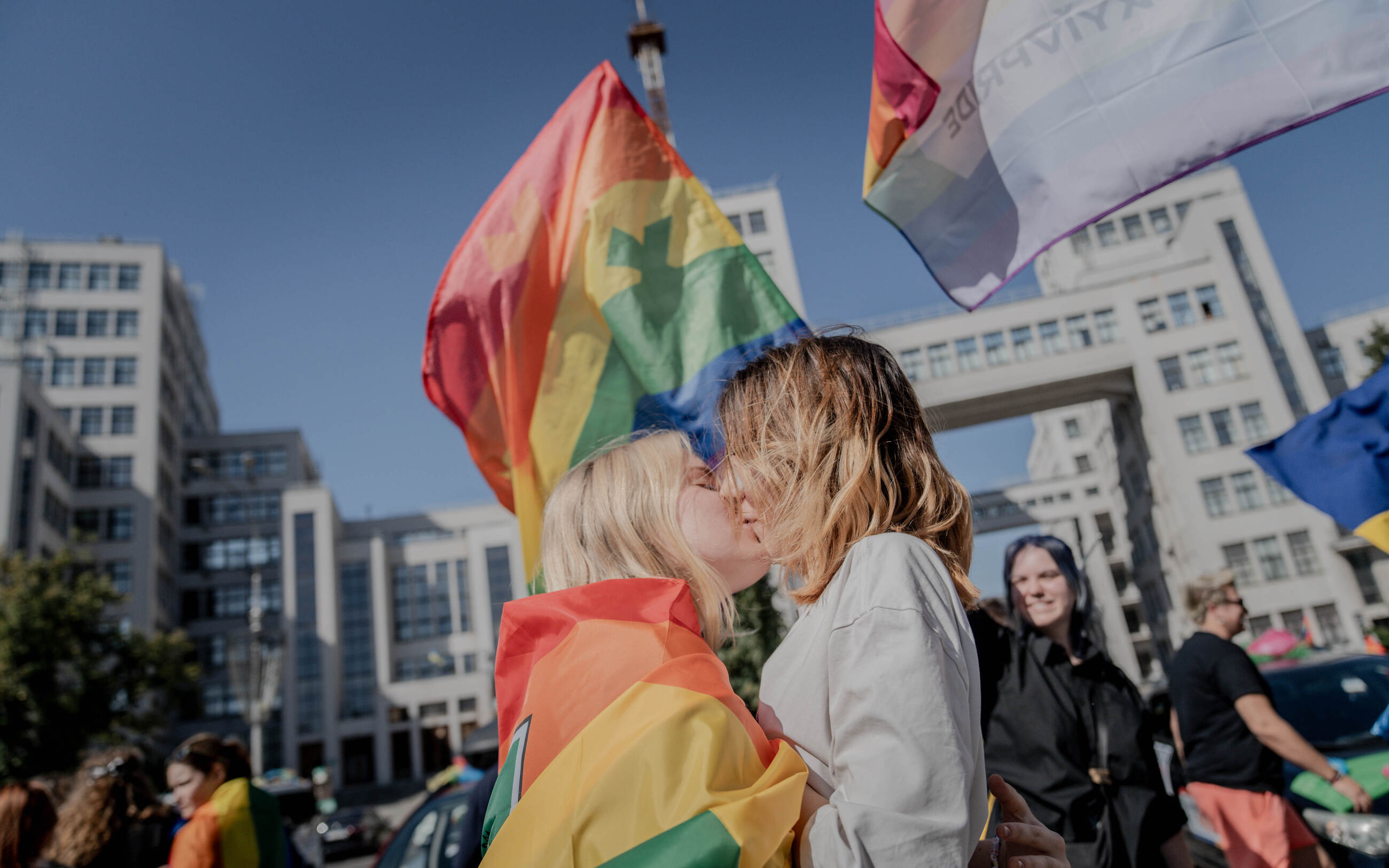 The sixth annual KharkivPride as an automobile Pride was organized in Kharkiv. 13 cars and 60 people participated, driving through one of the main avenues of the city. September 15, 2024 / Photo: Ivan Samoilov, Gwara Media