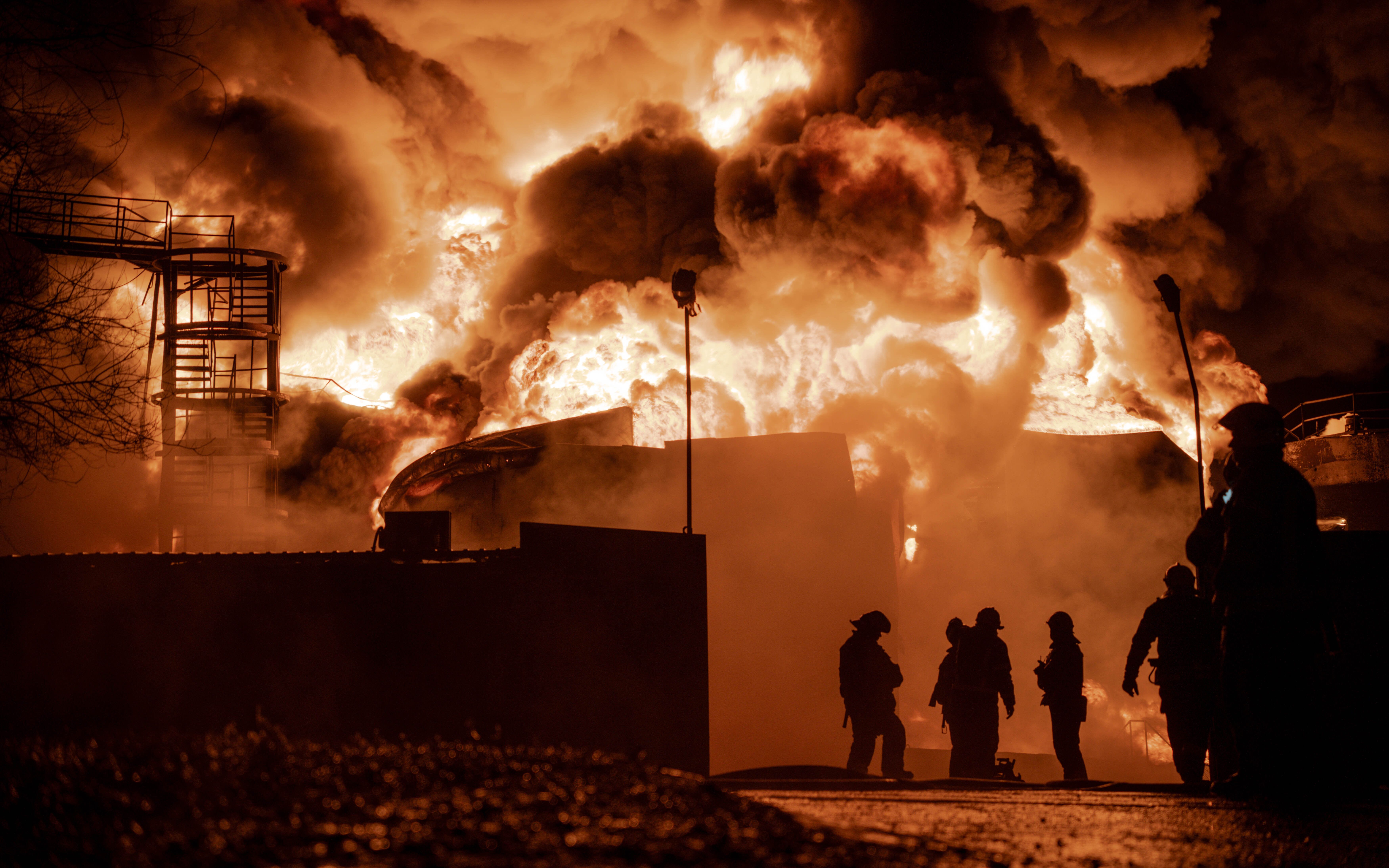 Oil tanks burning after Russian Shahed attack on Kharkiv. February 2024 / Photo: Hnat Holyk, Gwara Media