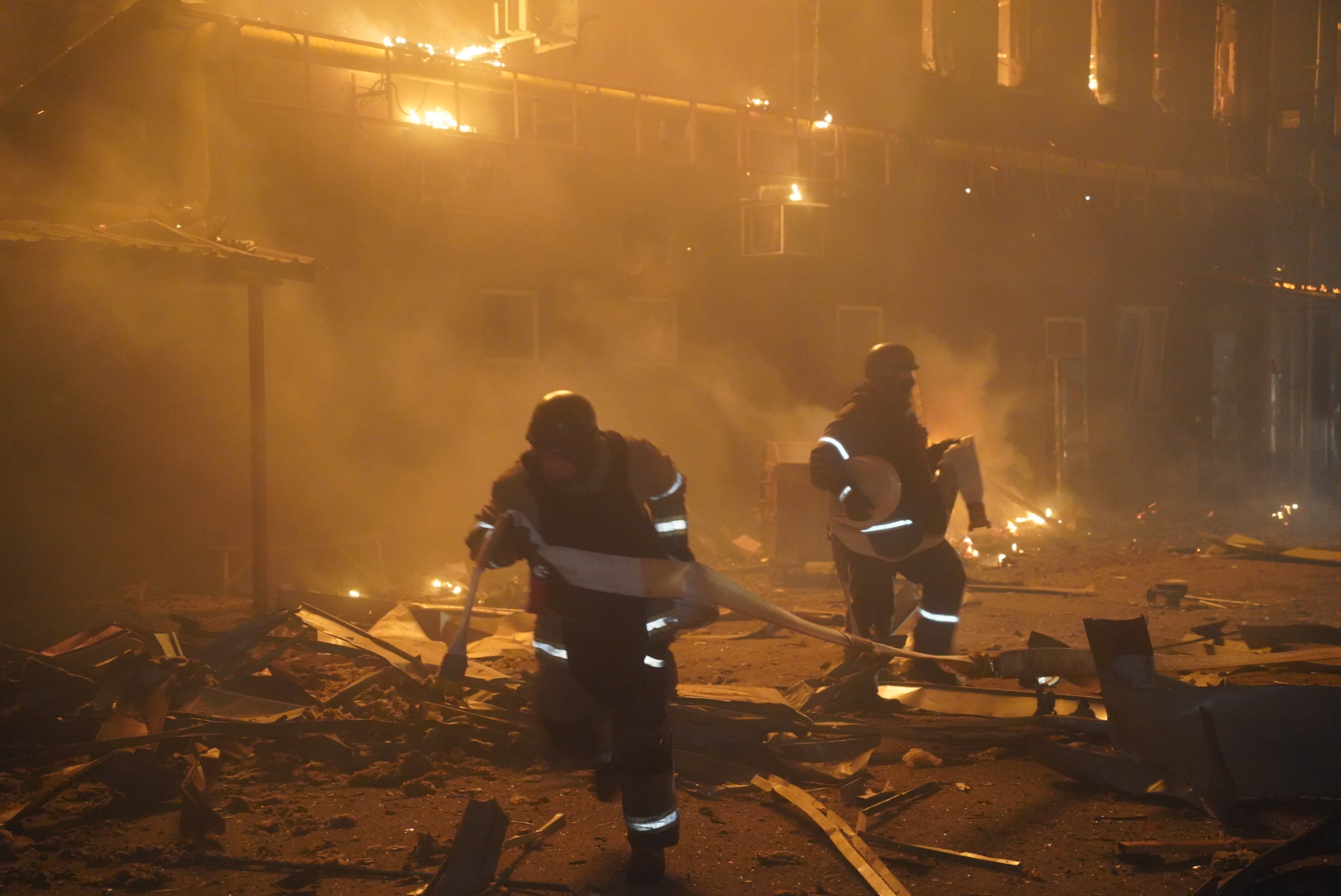 The fire that broke out after the Russian Shahed drone attack in the Novobavarksyi district of Kharkiv on January 28 / Photo: Serhii Prokopenko, Gwara Media