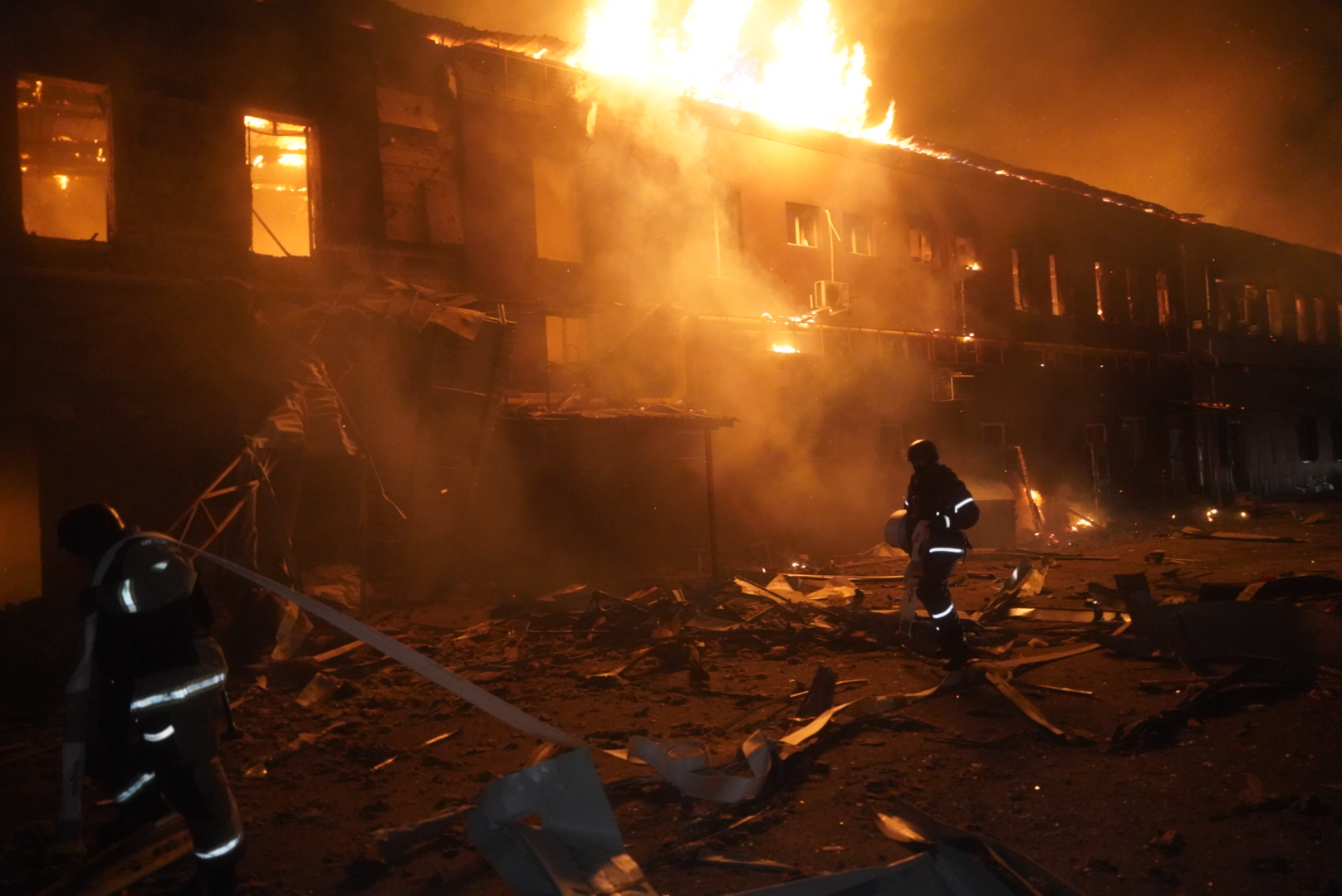 The fire that broke out after the Russian Shahed drone attack in the Novobavarksyi district of Kharkiv on January 28 / Photo: Serhii Prokopenko, Gwara Media