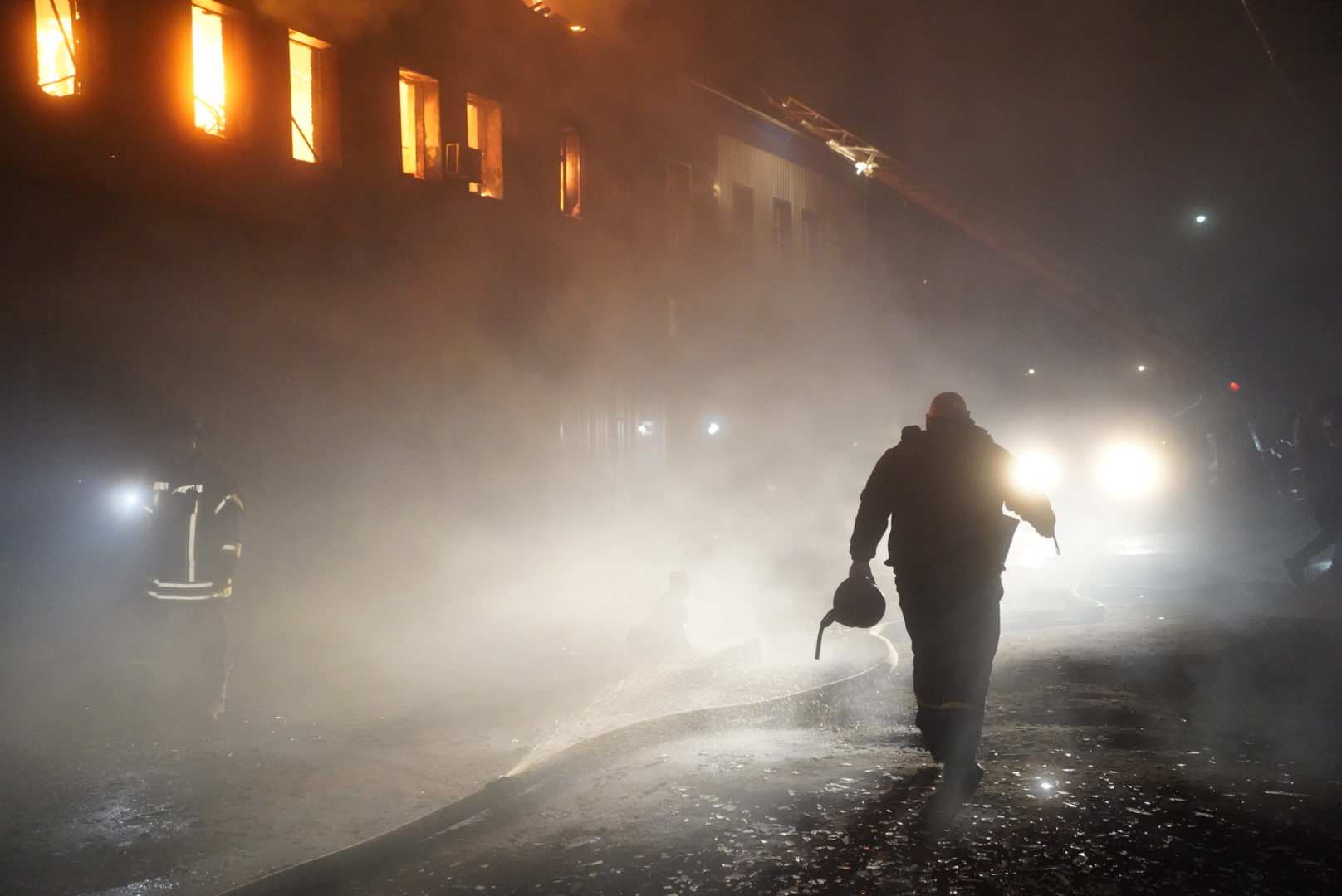 The fire that broke out after the Russian Shahed drone attack in the Novobavarksyi district of Kharkiv on January 28 / Photo: Serhii Prokopenko, Gwara Media