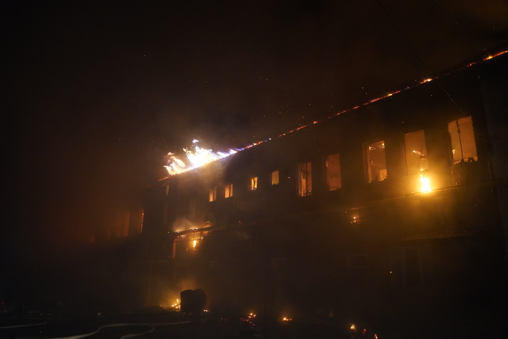 The fire that broke out after the Russian Shahed drone attack in the Novobavarksyi district of Kharkiv on January 28 / Photo: Serhii Prokopenko, Gwara Media