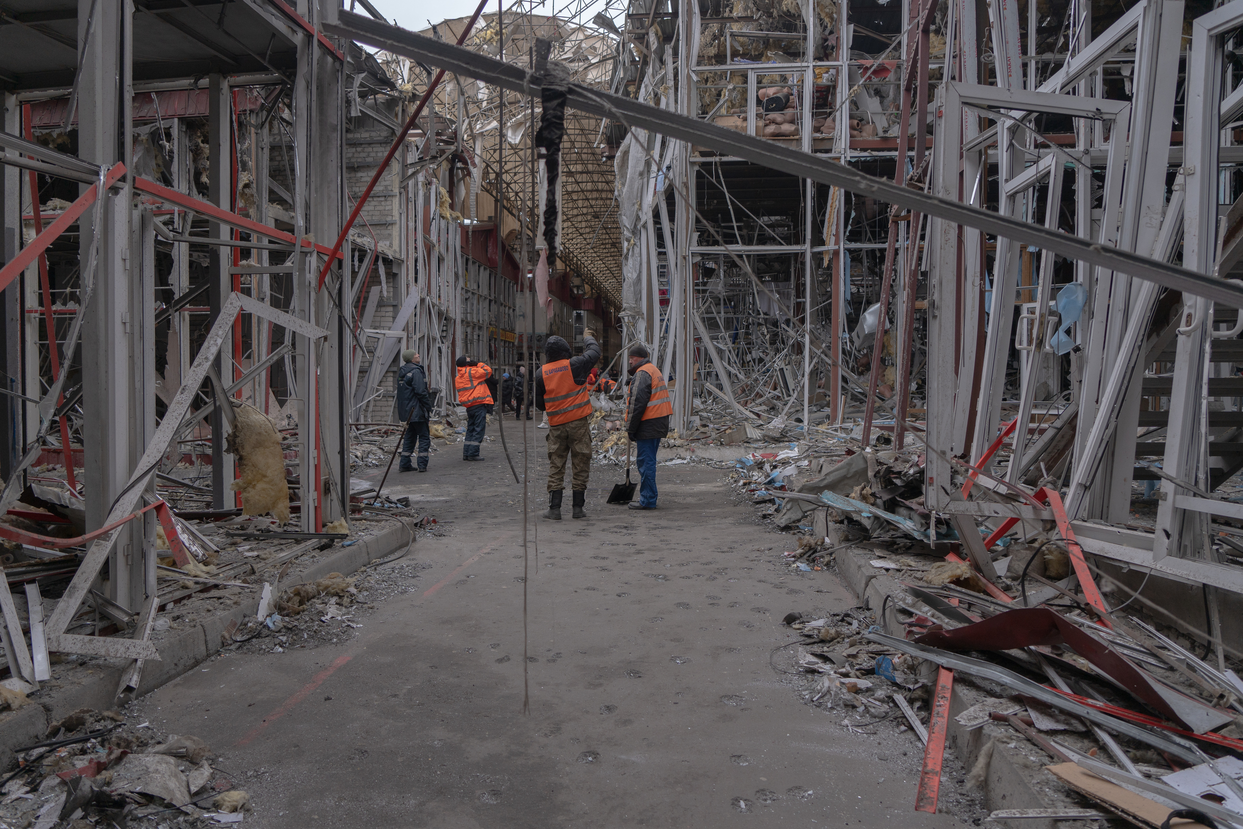 Aftermath of Russian drone strike at Barabashovo market in Kharkiv on Feb 6 / Photo: Liubov Yemets, Gwara Media