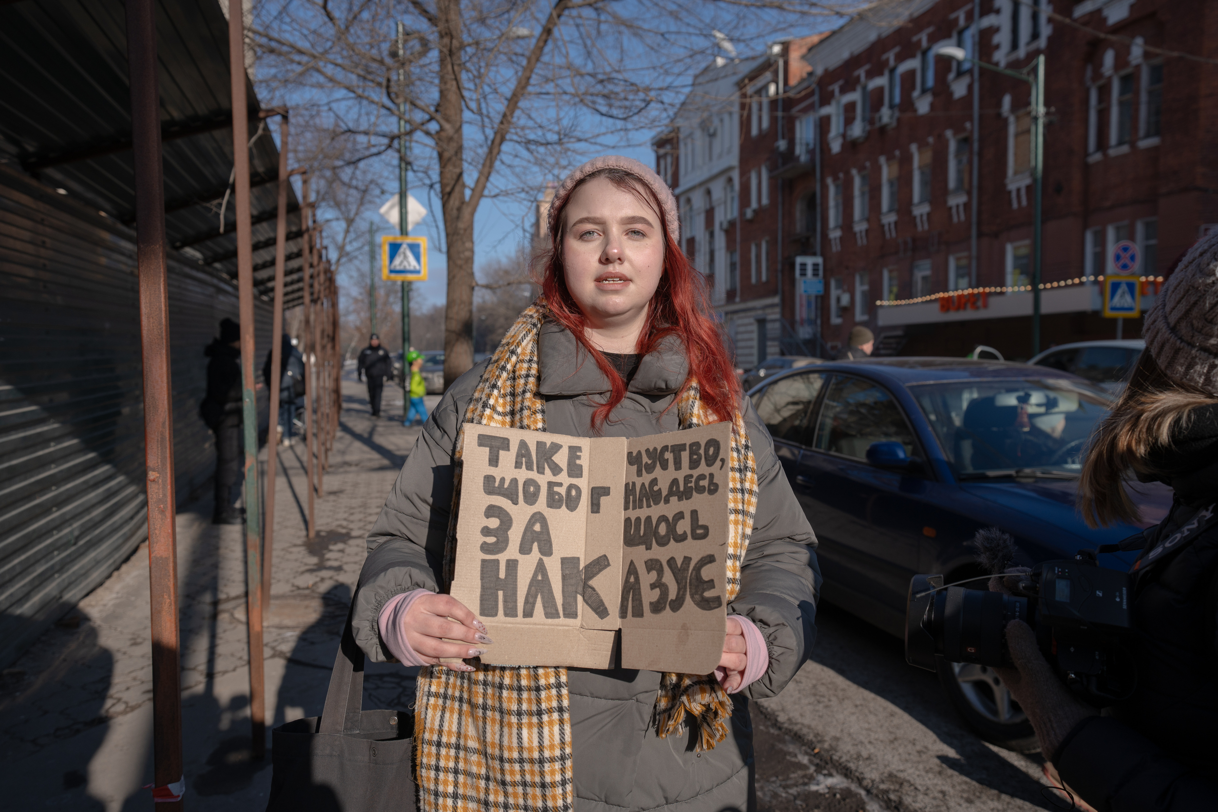 Protest against construction of the café in front of historic building called 