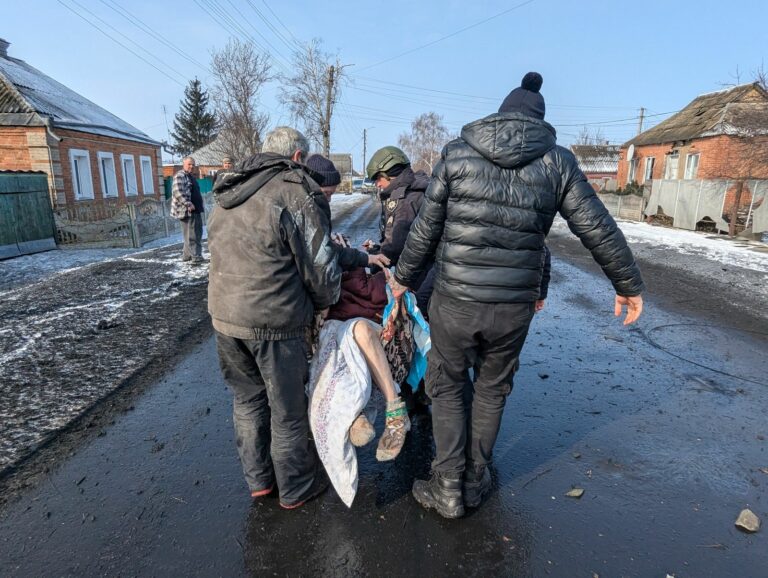 На Харківщині внаслідок обстрілів РФ постраждали восьмеро людей, серед них правоохоронці