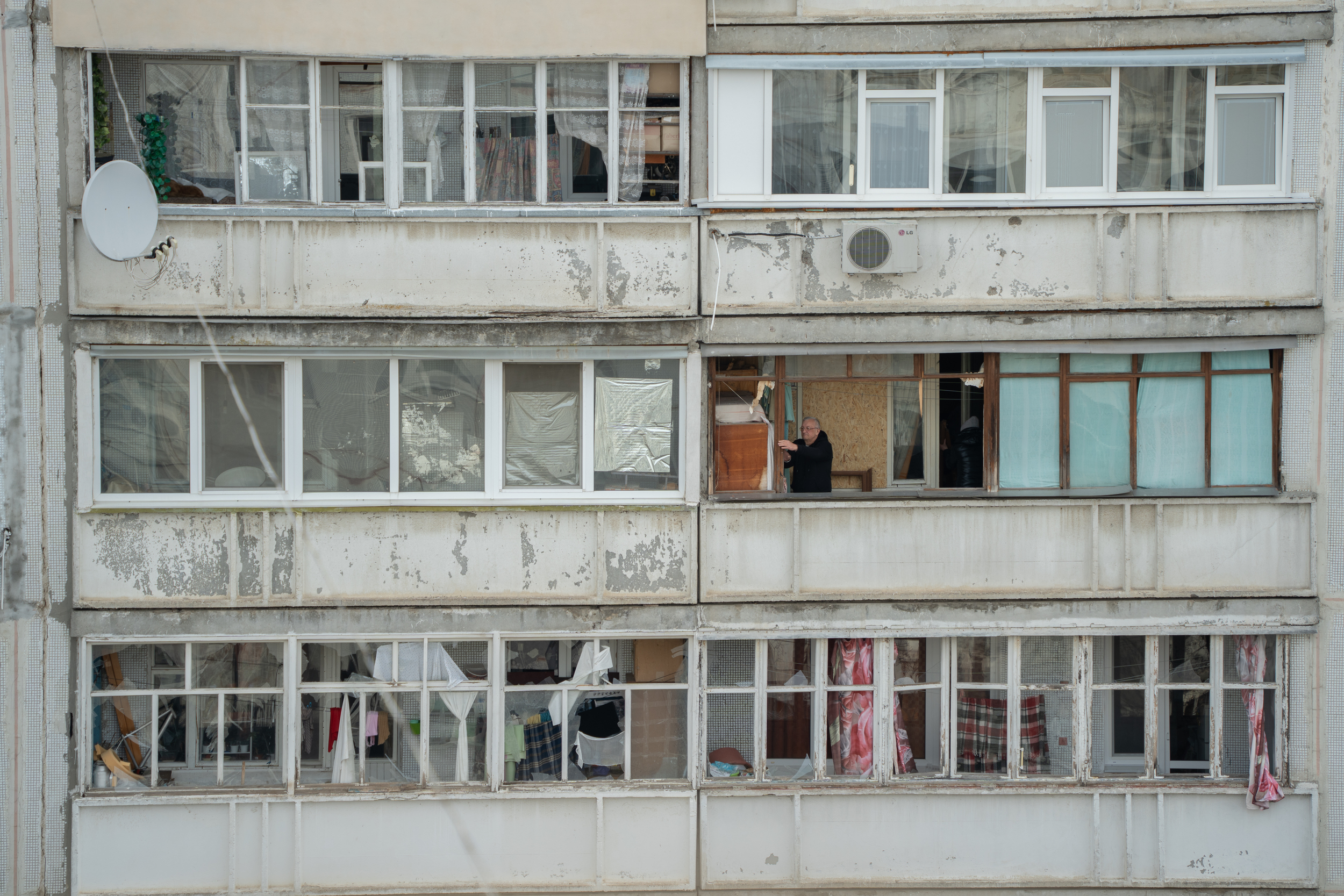 The consequence of Russia’s drone attack on Kharkiv's residential building on March 6 / Photo: Hnat Holyk, Gwara Media 