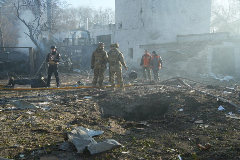 Russian Iskander-M missile strikes residential district of Kharkiv, injures 8 people (photos) 