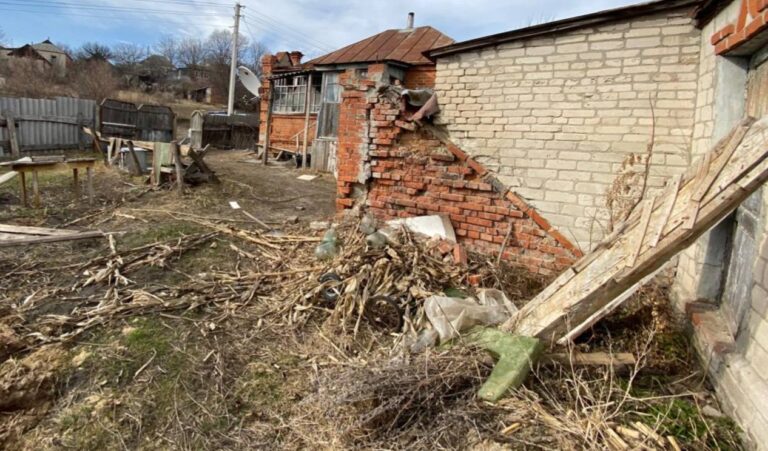 Прокуратура показала наслідки обстрілу Куп’янська, де поранено цивільного