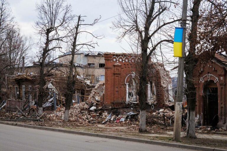 На Харківщині 12 населених пунктів лишилися без світла внаслідок обстрілів Купʼянська