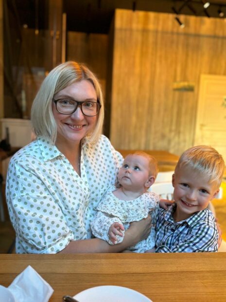 Nataliya Zuyeva with her children / Source: Nataliia Zuieva