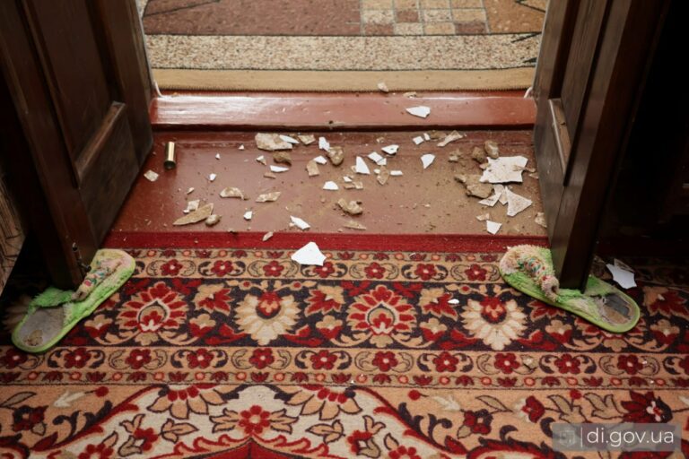 Росіяни вдарили дронами по Золочівській громаді: поранено чоловіка