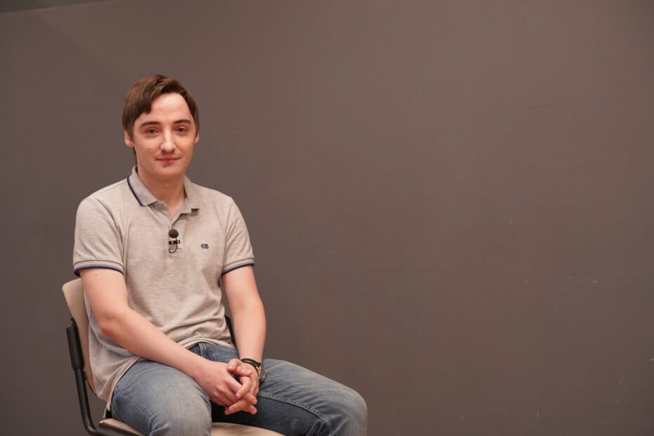 Антон Авксентьєв політолог, кандидата політичних наук Facebook:Anton Avksentyev