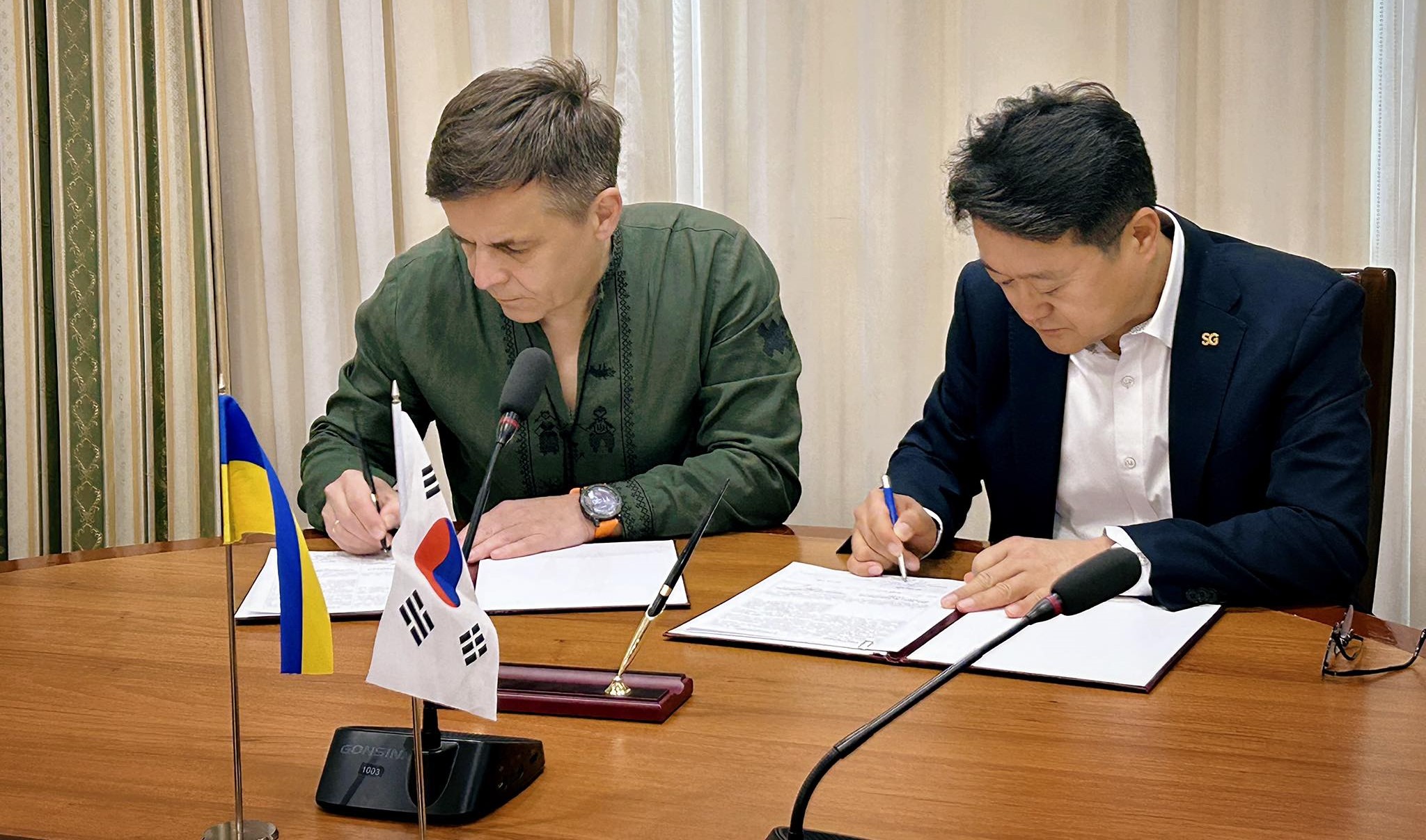 SG company signed a Memorandum of cooperation with Serhii Sukhomlyn, the head of the State Agency for Reconstruction on May 19