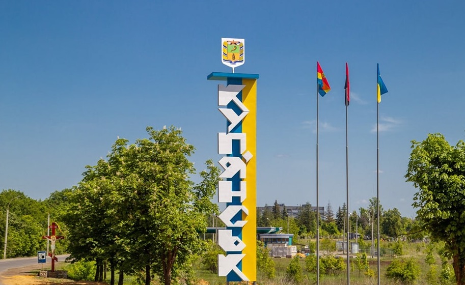 Repaired stele in Kupiansk / Photo: Kupiansk military administration