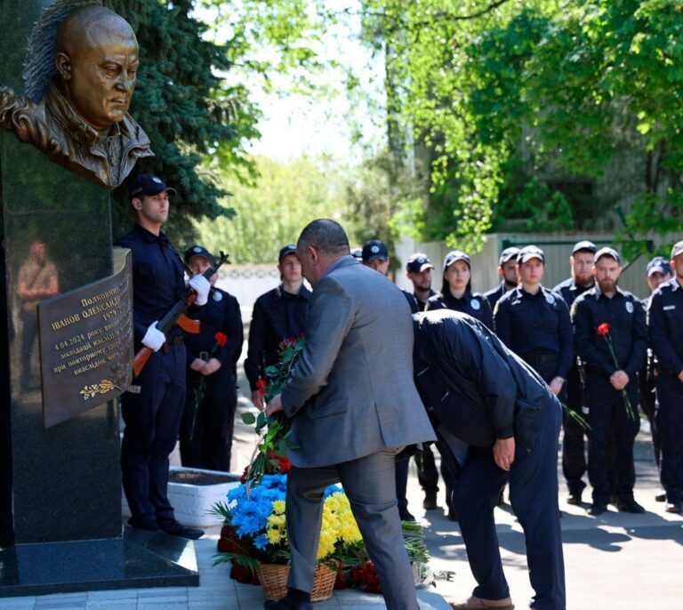У Харкові відкрили пам’ятник загиблому правоохоронцю 