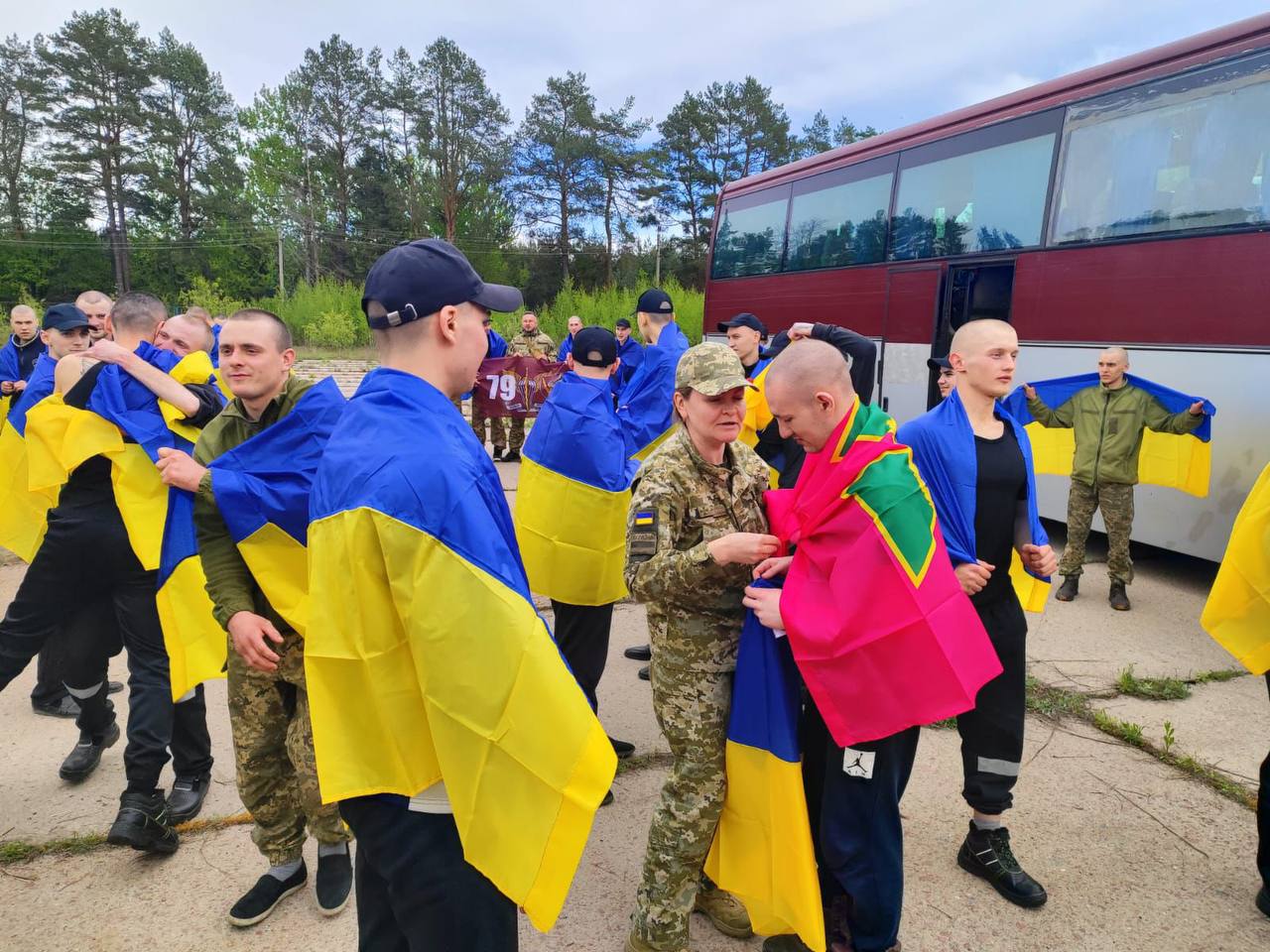 повернули з полону 6 травня