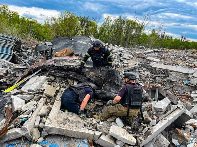 Рятувальники деблокували тіло другого загиблого з-під завалів комунального підприємства у Куп’янську